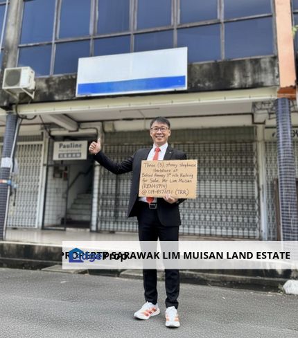 3-Storey Shophouse @ Behind Amway, 3rd Mile Kuching — For Sale 出售中！, Sarawak, Kuching