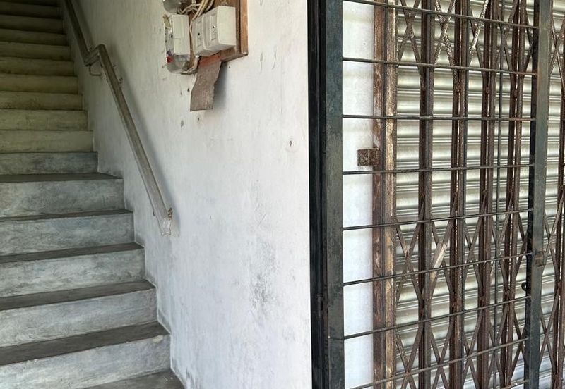 3-Storey Shophouse @ Behind Amway, 3rd Mile Kuching — For Sale 出售中！