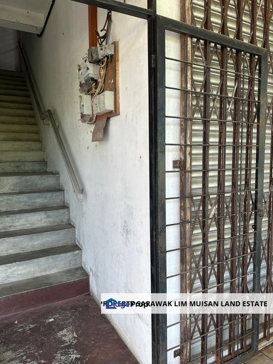 3-Storey Shophouse @ Behind Amway, 3rd Mile Kuching — For Sale 出售中！, Sarawak, Kuching