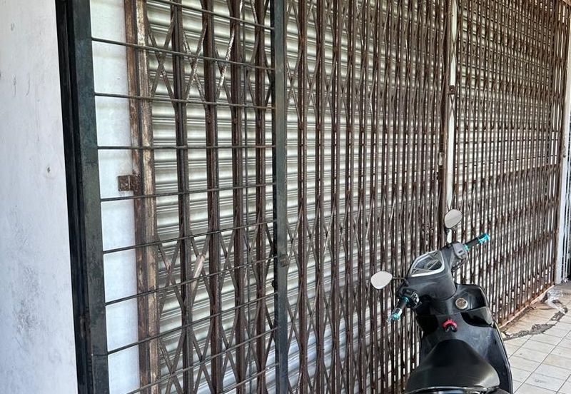 3-Storey Shophouse @ Behind Amway, 3rd Mile Kuching — For Sale 出售中！