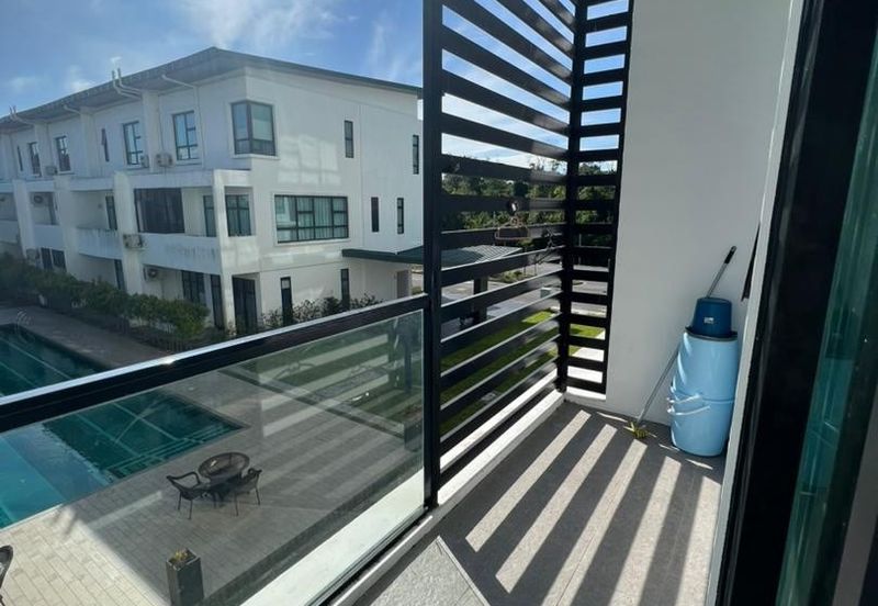 Forest Hill Apartment