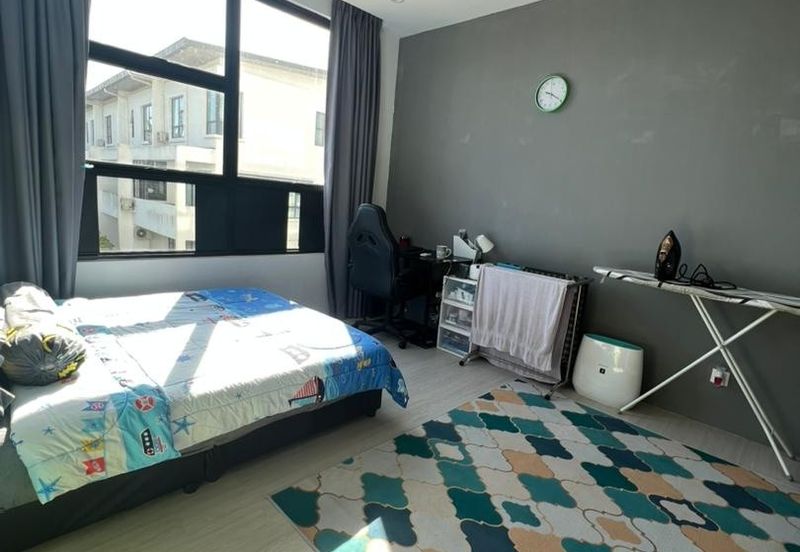 Forest Hill Apartment