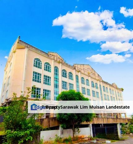 An Entire Block of 4-Storey Commercial Building at King Centre for Sale!, Sarawak, Kuching