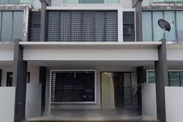 For Sale: 2 1/2 Storey Terrace at Stampin Tengah in Kuching!