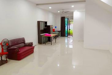 For Sale: 2 1/2 Storey Terrace at Stampin Tengah in Kuching!