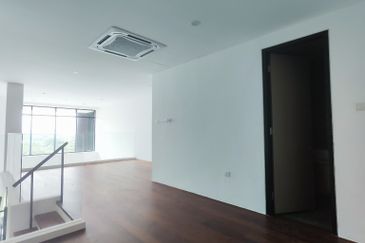 Lagenda Duplex Apartment at Jalan Mathies in Kuching for Sale! 