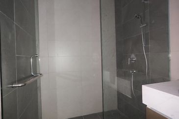 Lagenda Duplex Apartment at Jalan Mathies in Kuching for Sale! 