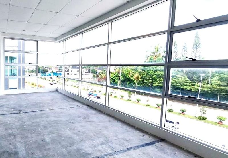 4.5 storey shoplots at Jalan Tun Jugah facing main road for Rent