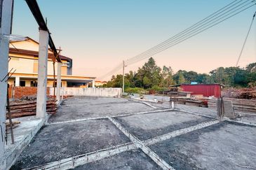 New Semi-Detached House at Semaba in Kuching for Sale! 