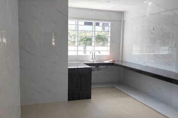 Double Storey Corner Terrace at Jalan Stampin Barat in Kuching for Sale! 