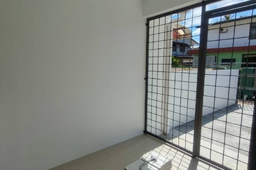 Double Storey Corner Terrace at Jalan Stampin Barat in Kuching for Sale! 
