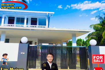 Double Storey Corner Terrace at Jalan Stampin Barat in Kuching for Sale! 