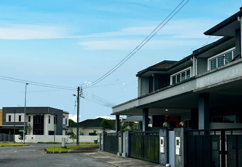 Double Storey Corner House at Field Force Batu Kawa in Kuching for Sale