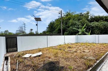 Double Storey Corner House at Field Force Batu Kawa in Kuching for Sale