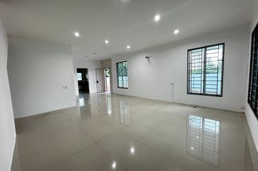Double Storey Corner House at Field Force Batu Kawa in Kuching for Sale