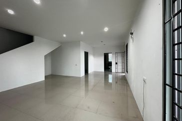 Double Storey Corner House at Field Force Batu Kawa in Kuching for Sale