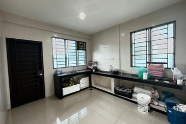 Double Storey Corner House at Field Force Batu Kawa in Kuching for Sale