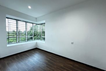 Double Storey Corner House at Field Force Batu Kawa in Kuching for Sale