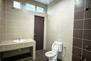 Double Storey Corner House at Field Force Batu Kawa in Kuching for Sale