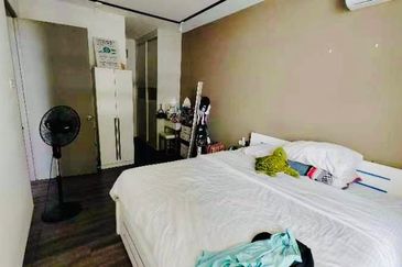 HK Square Apartment