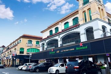 3 Storey Shoplot intermediate Jalan Song in Kuching for Sale