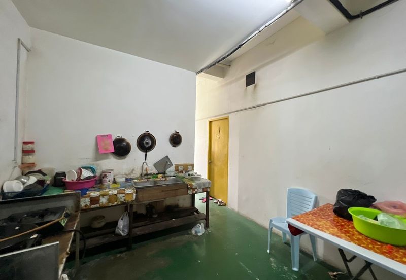 3 Storey Shoplot intermediate Jalan Song in Kuching for Sale