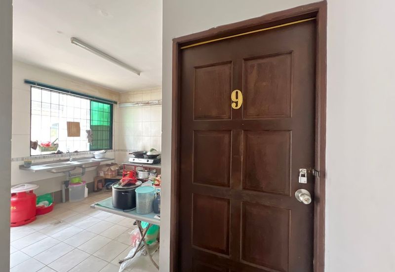 3 Storey Shoplot intermediate Jalan Song in Kuching for Sale