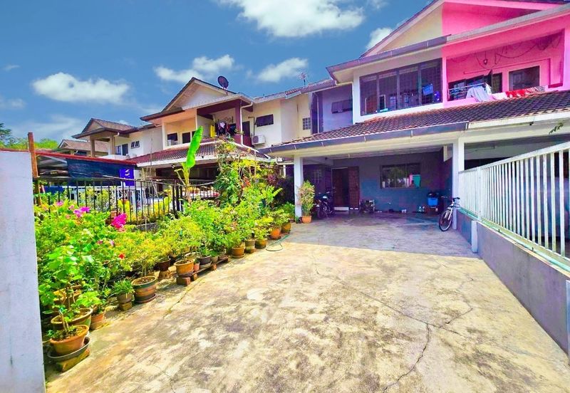 Double Storey at Taman Sarmax 6 Mile In Kuching for Sale