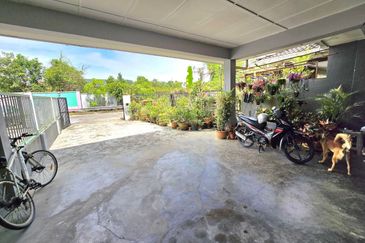 Double Storey at Taman Sarmax 6 Mile In Kuching for Sale