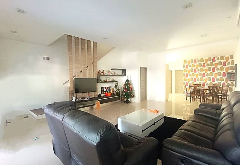 Double Storey Terrace at Jalan Merpati (Near to Merlin Garden) for Sale