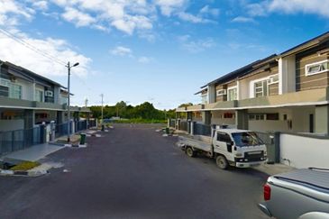 Double Storey Terrace at Jalan Merpati (Near to Merlin Garden) for Sale