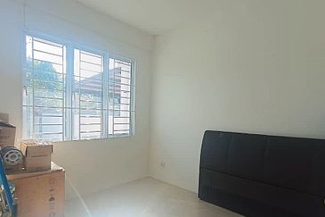 Double Storey Terrace at Jalan Merpati (Near to Merlin Garden) for Sale