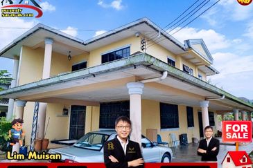 Double Storey Semi Detached at Jalan Sherip Masahor in Kuching for Sale