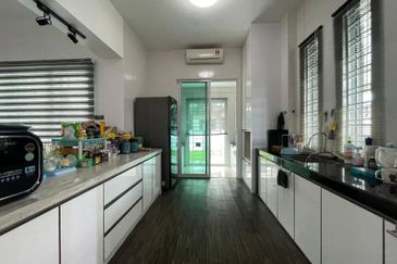 Double storey semi detached at field force in Kuching for Sale