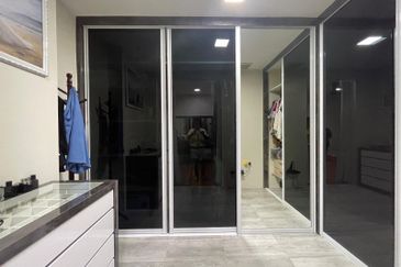 Double storey semi detached at field force in Kuching for Sale