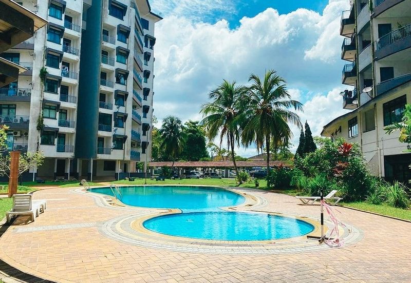 Village Grove Condominium