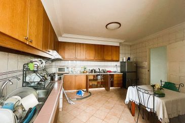 Village Grove Condominium