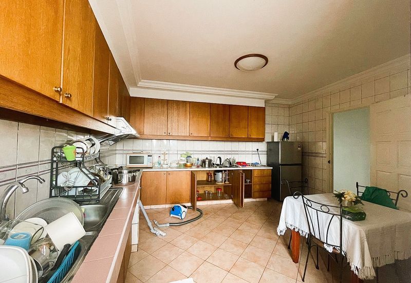 Village Grove Condominium