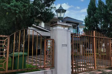 Double Storey Semi Detached House at Taman Charming in Kuching for Sale