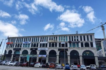 4 Storey Shoplot at Milan Square (facing Main Road & Vivacity Megamall) in Kuching for Sale