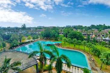 De Summit Condominium