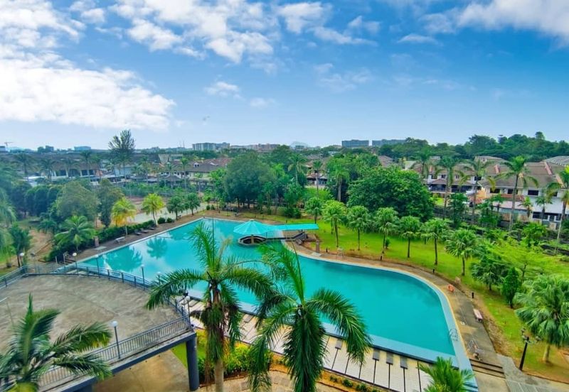 De Summit Condominium