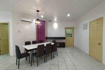 De Summit Condominium