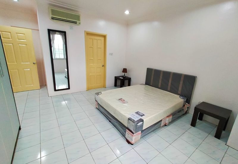 De Summit Condominium