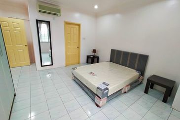 De Summit Condominium