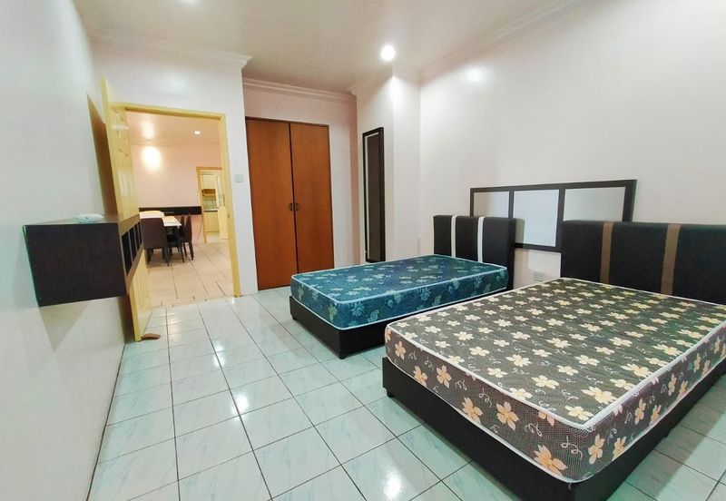 De Summit Condominium