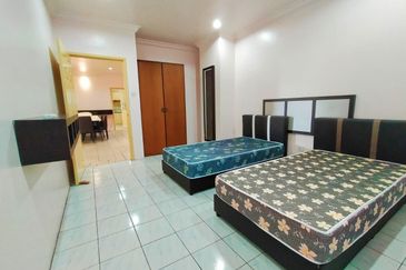 De Summit Condominium