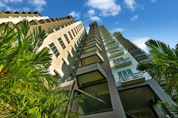 De Summit Condominium