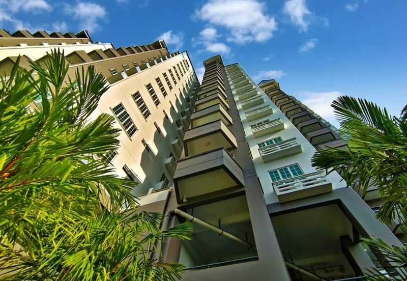 De Summit Condominium