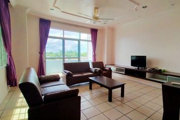 De Summit Condominium